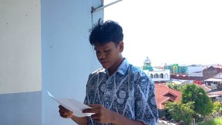 Puisi Berbeda Rasa Karya Genta Mulia Apriadi