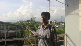 Puisi Dia Yang Tak Berasa Karya Muhammad Yusuf