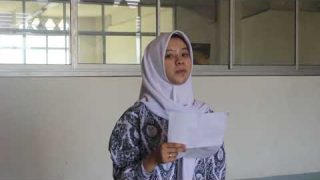 Puisi Sebatas Teman Karya Mutiara Suryadi